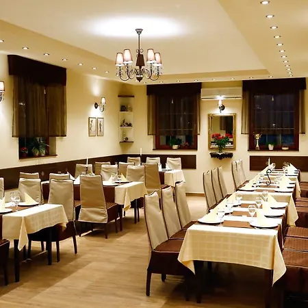 فندق مبيت وإفطار Bajor Panzio 2*